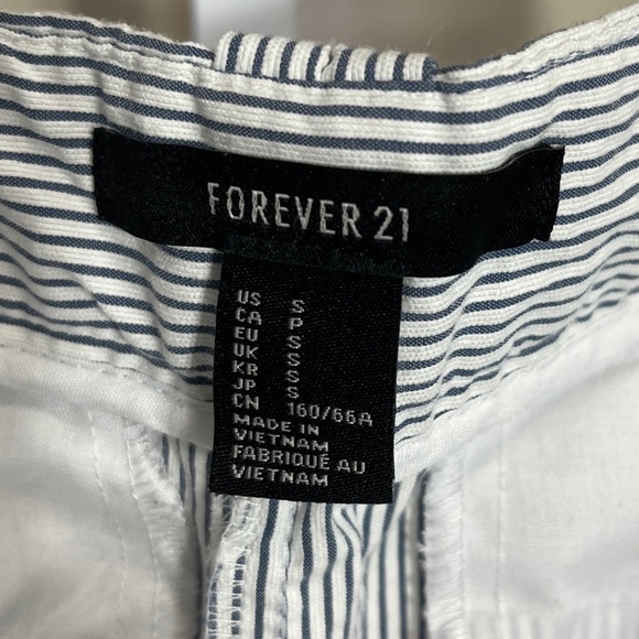 Forever 21 Striped Shorts Size Small - Picture 3 of 5